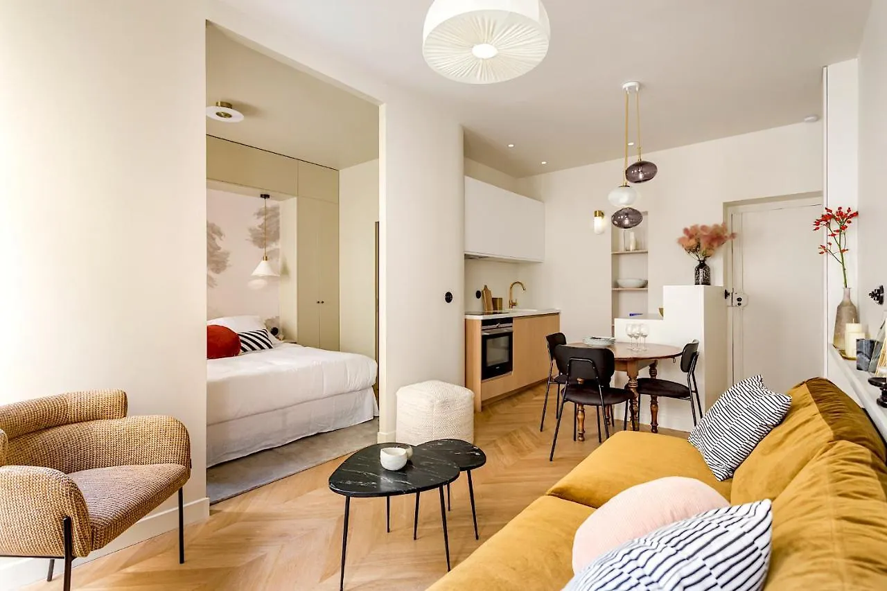 Lune Montorgueil Apartment Paris